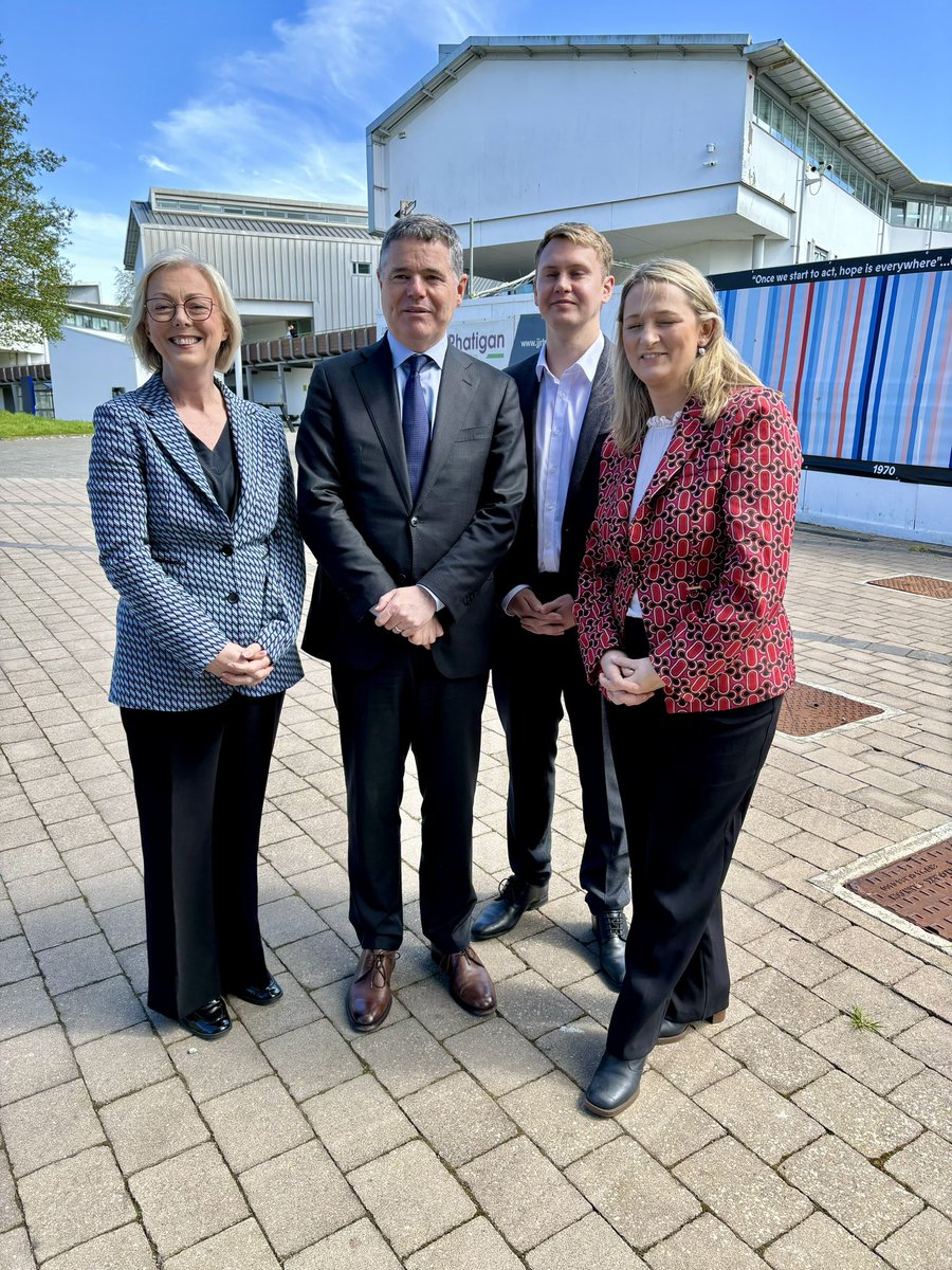 Great to be joined by ⁣Regina Doherty, @emer_currie1 &⁣ @Steve0Reilly at @TUDublin_BN to visit the new building which will accommodate another 600 students. Everything from cyber security to plumbing catered for. All part of the #NDP investment to improve people’s lives