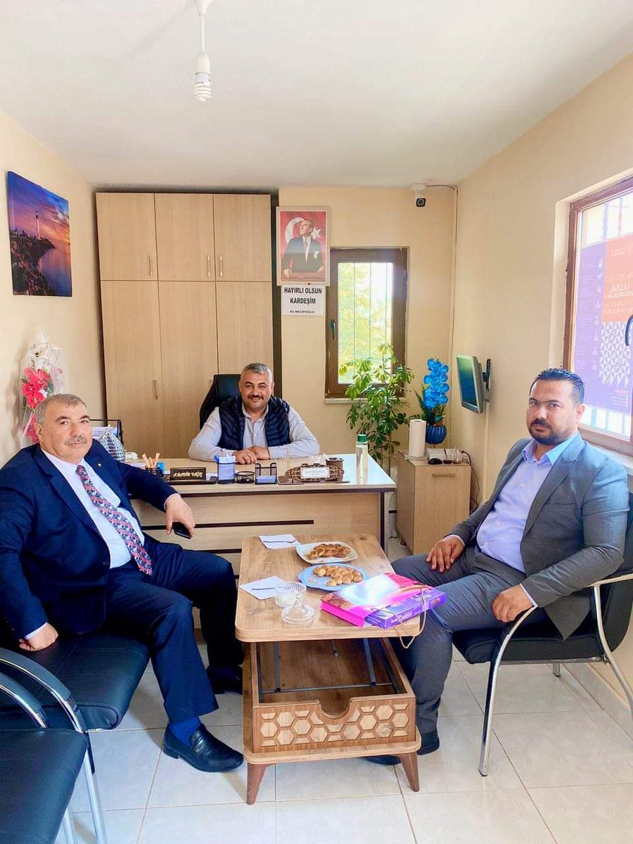 Yuva mahallesi muhtarlığına seçilen kıymetli hemşerim Kadir Yağli  hayırlı olsun ziyaretinde bulunduk Allah yolunu açık etsin