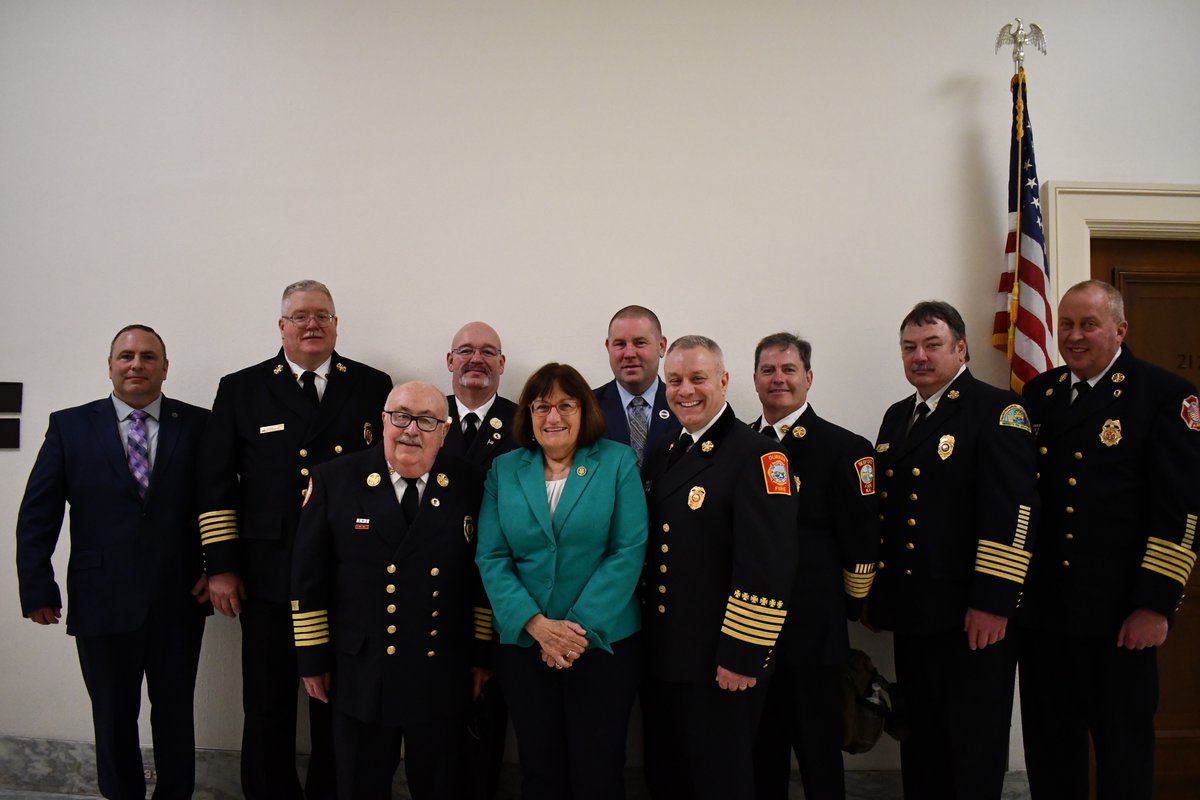 Our firefighters & first responders go above & beyond to keep our communities safe—it’s essential they have the resources to do their jobs safely. It was an honor to meet with the NH Association of Fire Chiefs to discuss their priorities & how Congress can support their work.