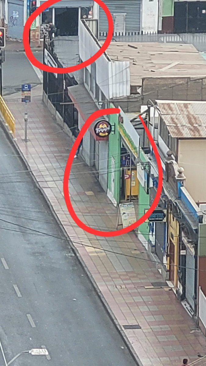 NarcoBarberias y Galerías CARIBEÑAS funcionando sin asco el 1 d Mayo en Calle Bolivar y Condell en #antofagasta Aloo! @MintrabChile @SubsecTrabajo @AntofagastaMuni @DPRAntofagasta @karenbehrensn @jeannette_jara @CarabAntof @PDI_Antofagasta #DiaDelTrabajador #1DeMayo #Chile