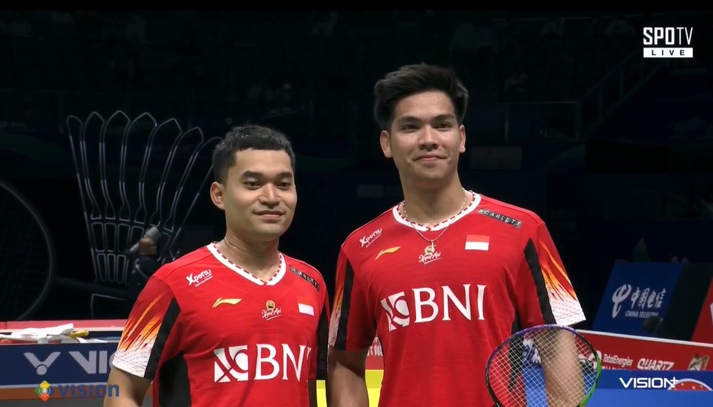 SIKAT INDIA, INDONESIA JUARA GRUP C!!! Indonesia kalahkan India, lolos ke QF dgn status juara grup C. Kekalahan Ginting dibalas dengan kemenangan oleh tiga wakil selanjutnya. Kemenangan dengan keringat dingin Bagas/Fikri, Jonatan Christie yang semakin kuat mental di nomor…