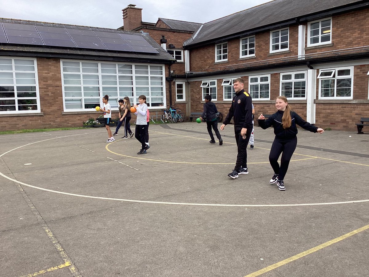 Oak class enjoyed PE with @CountyCommunity #mpsoak