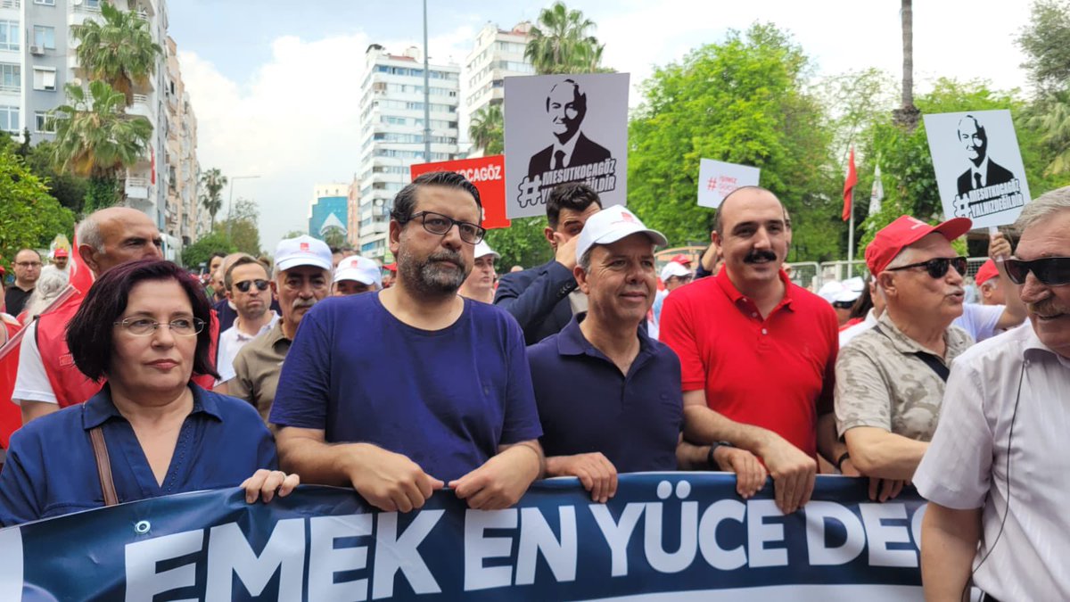 Yaşasın 1 Mayıs, alanlardayız...