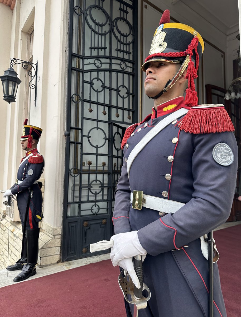 ¡Buen miércoles para todos! ¡Feliz dia del trabajador!🇦🇷 🐴#BuenMiércoles #FelizMiércoles    #HerederosDelLibertador #UnRegimientoConHistoria #SomosHistoriaViva #Granaderos