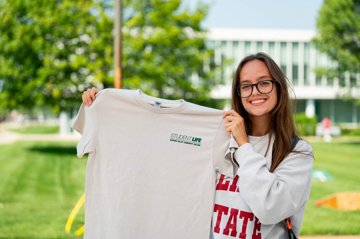 Happy Decision Day! Whether you are one of our current students who picked which college to transfer to, or are one of our new students incoming next semester, we are so happy that you chose to be a Moraine Valley student 💚