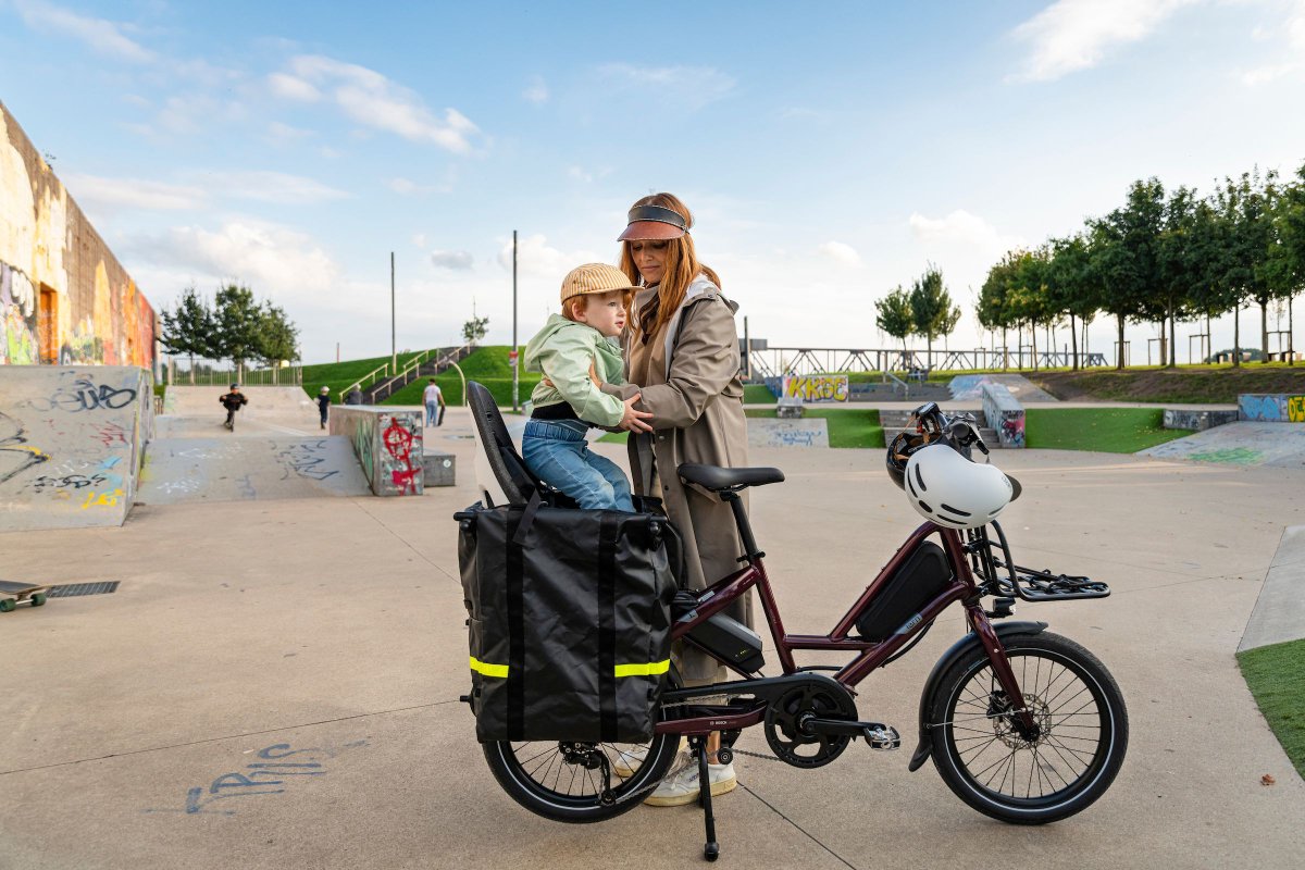 How simple is it to transport your kids by e-bike? @CyclElectricMag set out to see! buff.ly/3xUhBmE What are your personal experiences? Let us know in the replies!