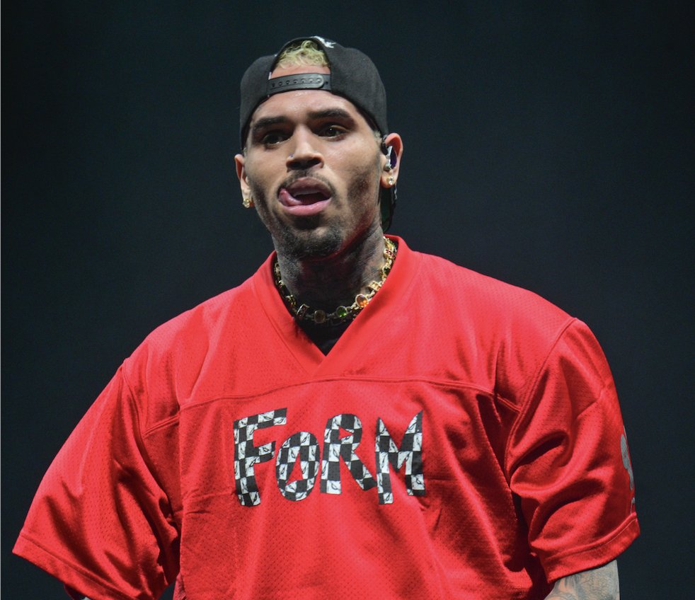 Whew!!! Chris Brown shares a wild story about an unnamed celeb, but receipts have been pulled! See who he may have been talking about 👀: theshaderoom.com/chris-brown-sh…