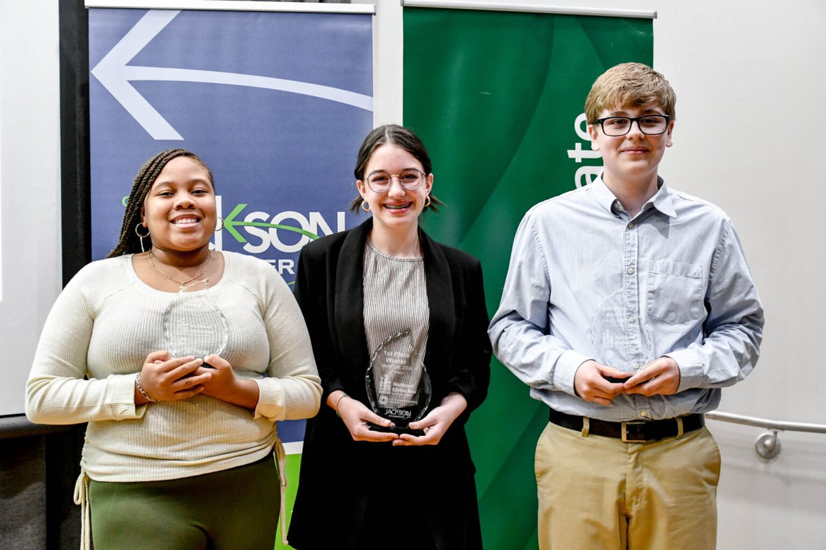 This Friday, these top 3 finalists will compete in the #NationalCivicsBee Tennessee State Finals, hosted by @TNChamber! 🗞️ Read more about the local Greater Jackson competition: jacksontn.com/greater-jackso… 📸: @JaxTNChamber