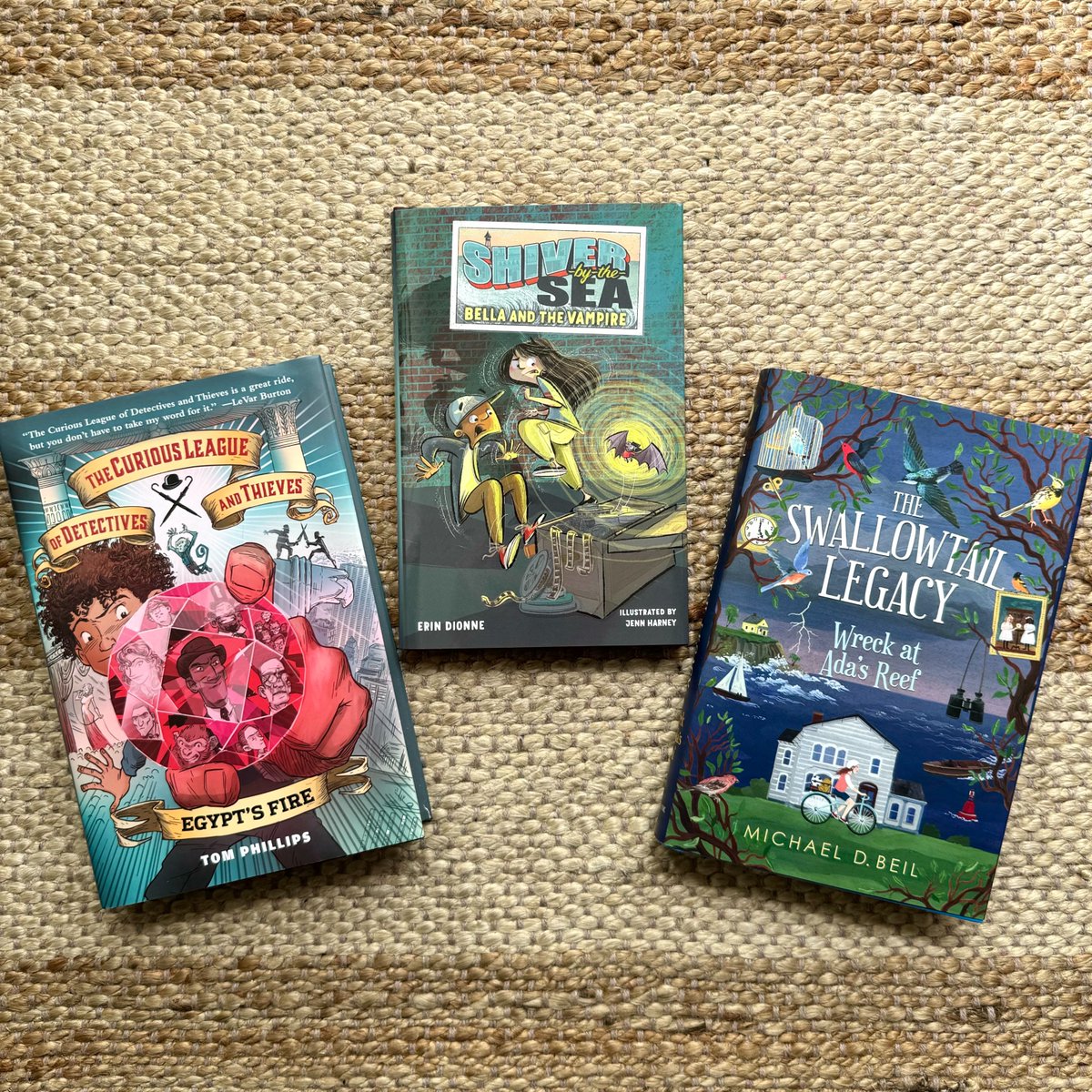 From a jewel heist to a creepy coastal town to uncovering discoveries on an island, celebrate Mystery Month with these #mglit series! holidayhouse.com/site/pixel-ink… holidayhouse.com/site/pixel-ink… ow.ly/tbKn50RsTBF