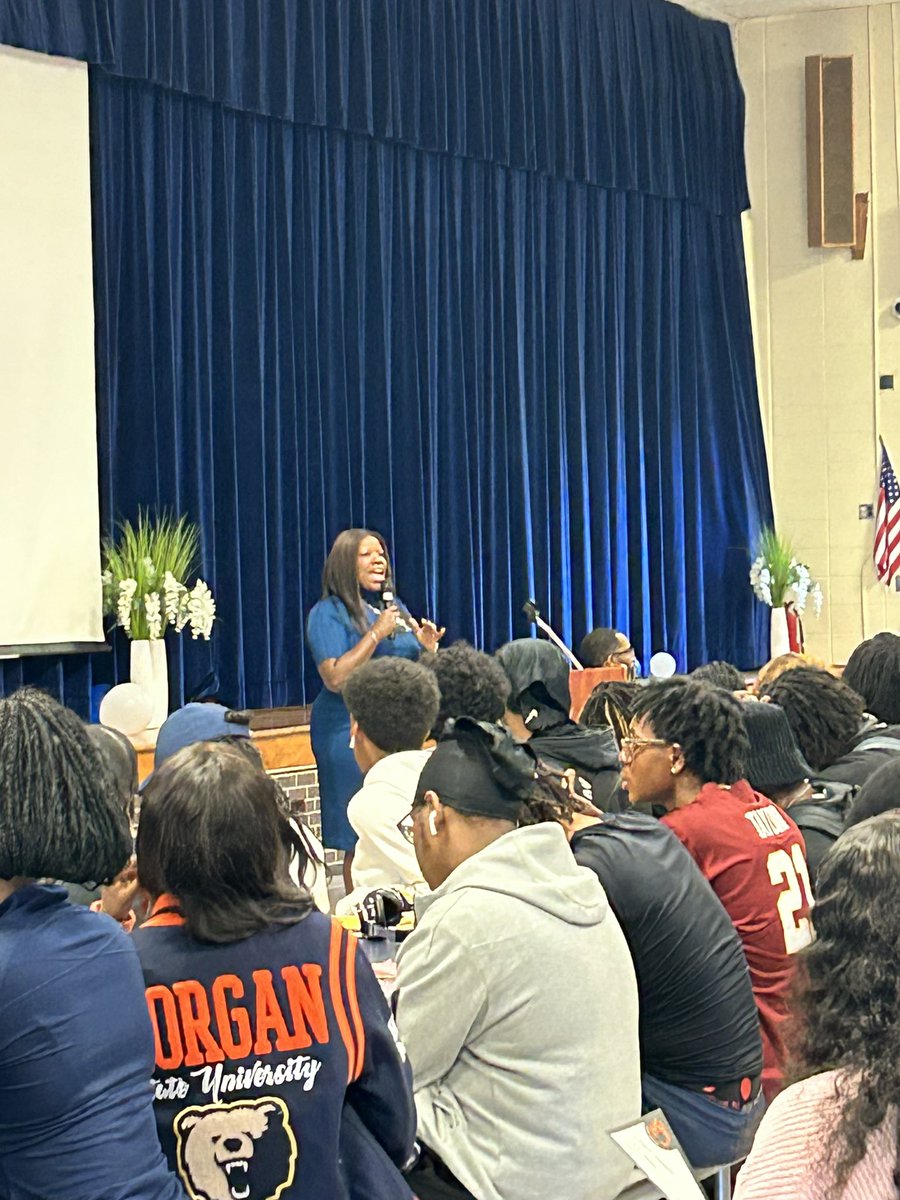 Thank you to MD State’s Attorney Aisha Braveboy for speaking to our graduating seniors for their 2024 Senior Signing Day @SABraveboy <a href="/LargoLionsHS/">Largo High School</a> <a href="/GuidanceLargo/">Largo Counseling</a> <a href="/pgcps/">PGCPS</a>