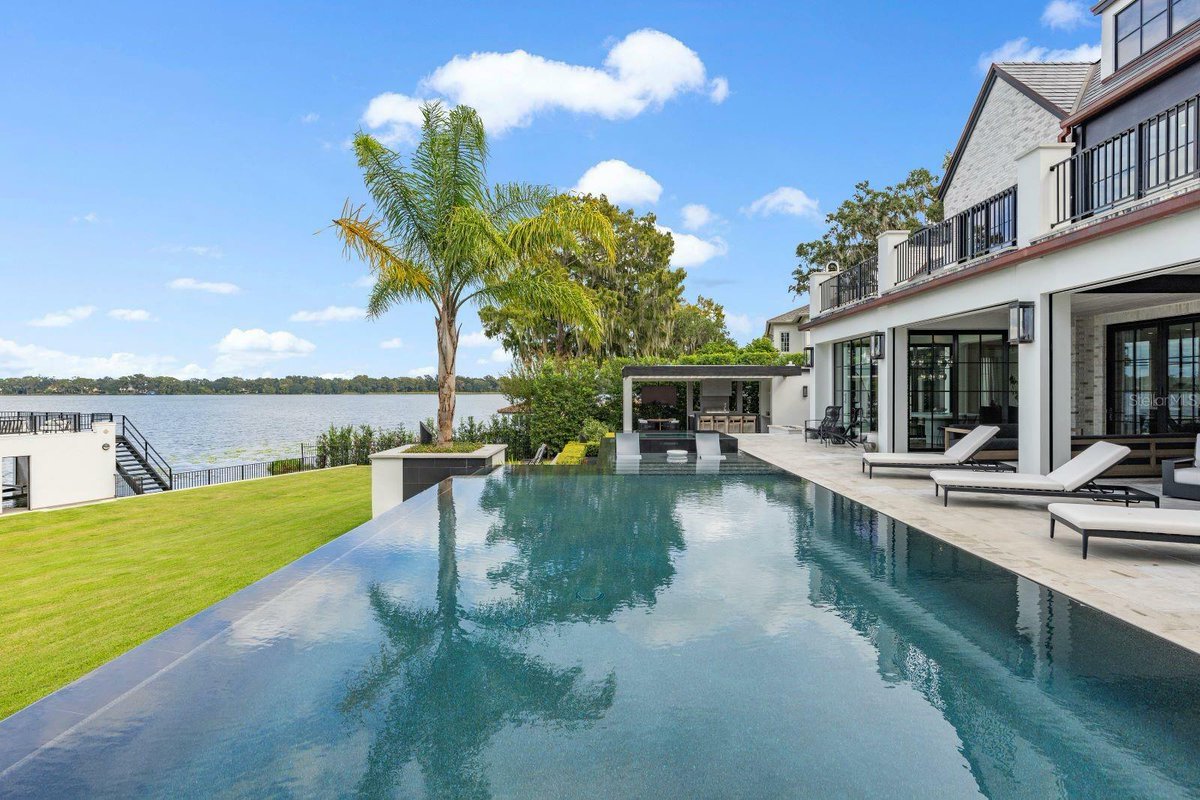 'On The Market' Spotlight on Homes in Winter Park
5 Bed, 8 Baths 8200 Sq. Ft. Estate Home where Luxury Meets Waterfront Living Buyer Inquiries Only
jodiesellsflhomes.com/connect2me #centralfloridaluxuryestates #luxurylistingagent