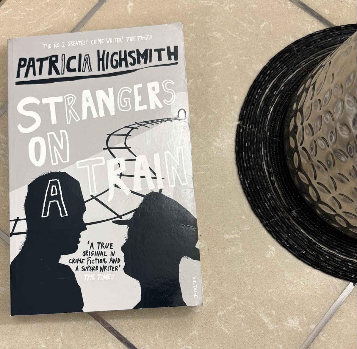 Train chats? Fun! Murder pacts? Hard pass. Learn from Guy's mistakes in Strangers on a Train by Patricia Highsmith. #psychologicalthriller #bookreviews #booktwt #books 
whispersfromthebookshelf.com/2024/05/01/str…