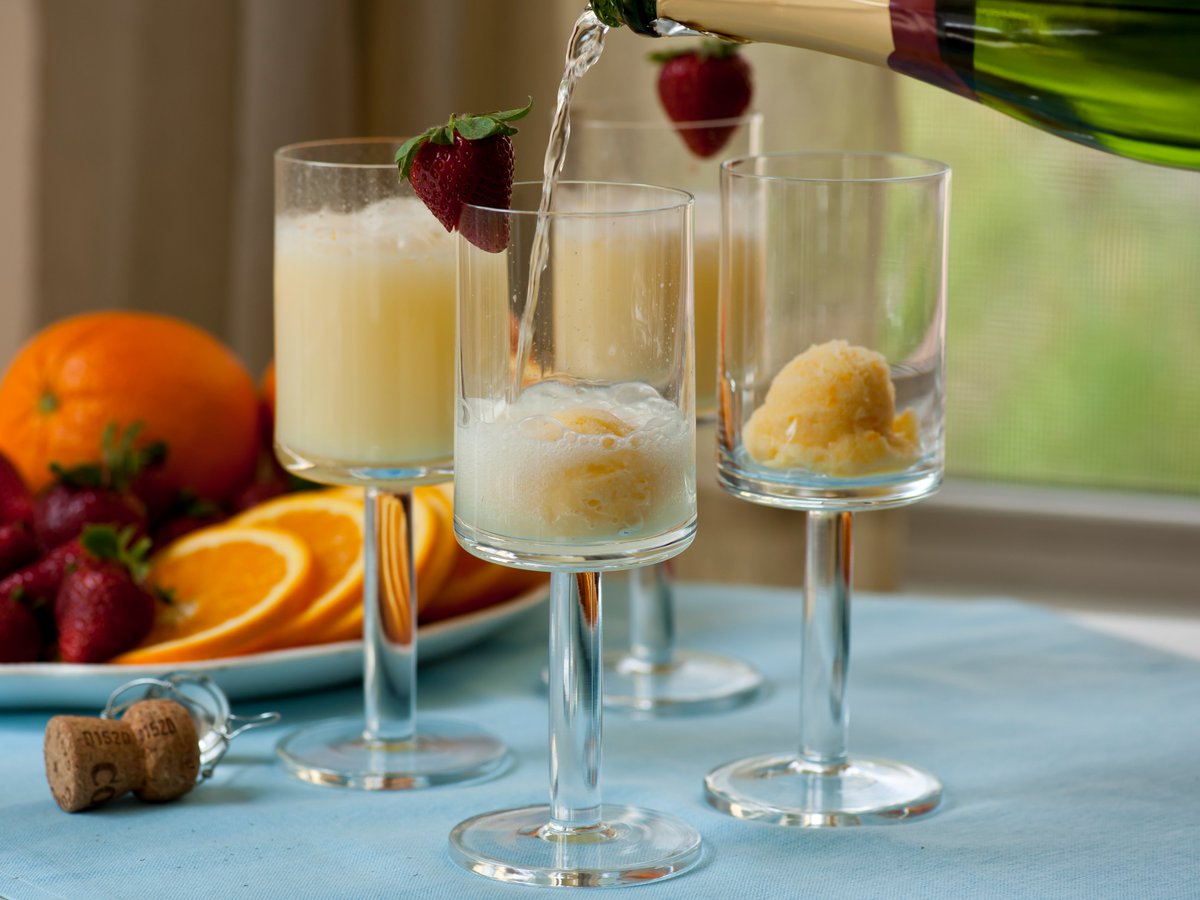 This sweet and creamy mimosa is the ultimate brunch bev 🍊🍨😍 Get @tylerflorence's recipe: cooktv.com/3nIFt3q