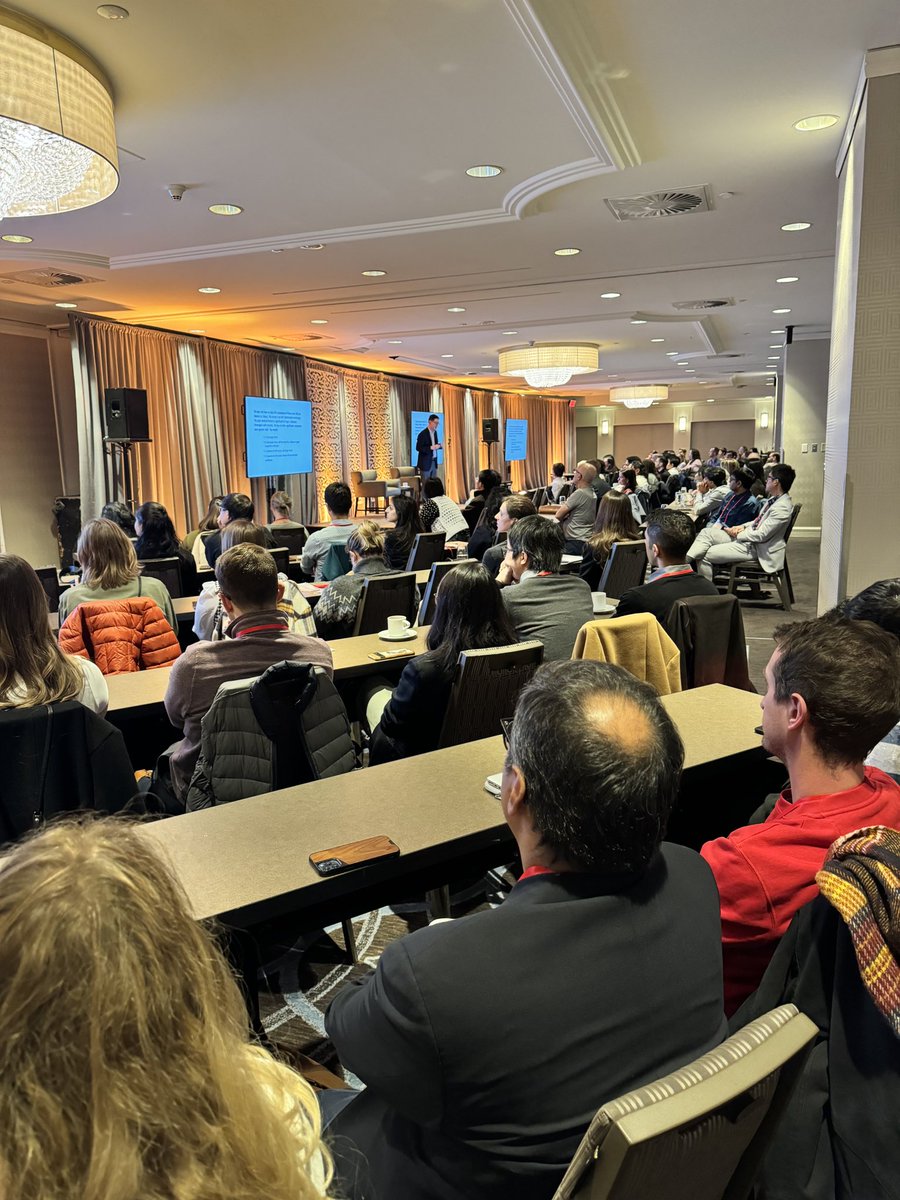 Full house at the #CSNAGM Precourse! 

<a href="/ChrisChanUHN/">Chris Chan</a> expounding on home hemodialysis