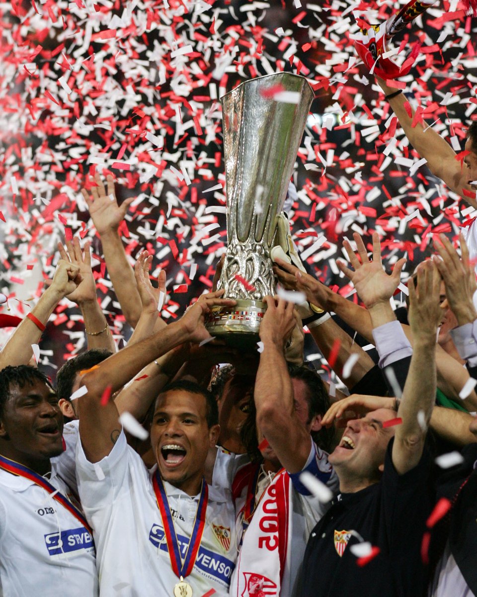 ⚪️🔴 @SevillaFC, 2006 🏆

#OTD || #UEL