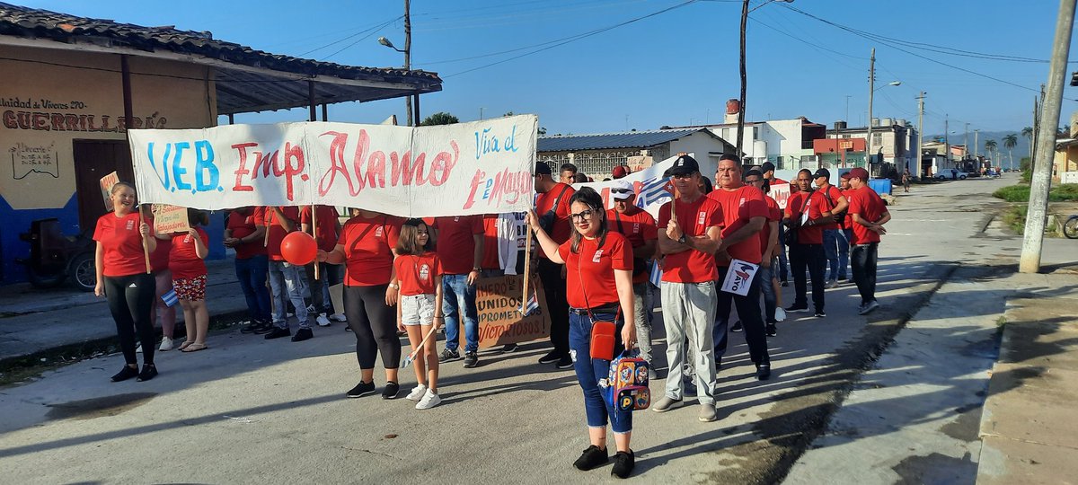 Nuestra UEB Álamo presente en el desfile del 1 de mayo,celebrando el día de los trabajadores,reafirmando que Por Cuba: Juntos Creamos 
#DiaDelTrabajador 
#AgroalimPorCuba