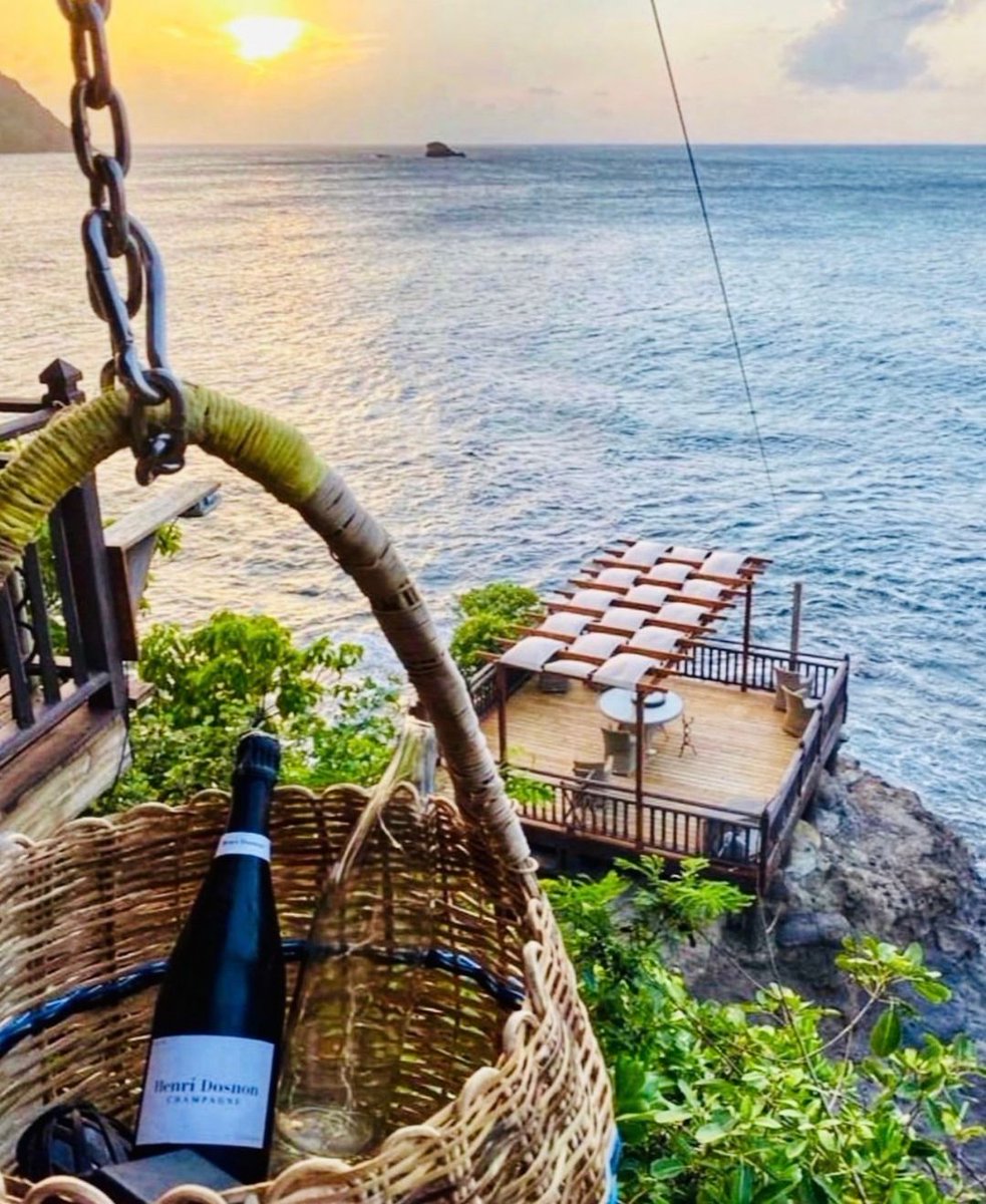 A champagne zip line? 🍾🥂🤩  Yes, really! Let us introduce you to Rock Maison beneath Cap Restaurant at @capmaisonhotel - an unforgettable private dining experience.

An ideal spot for a romantic dinner or to pop a very special question! 💕

#LetHerInspireYou