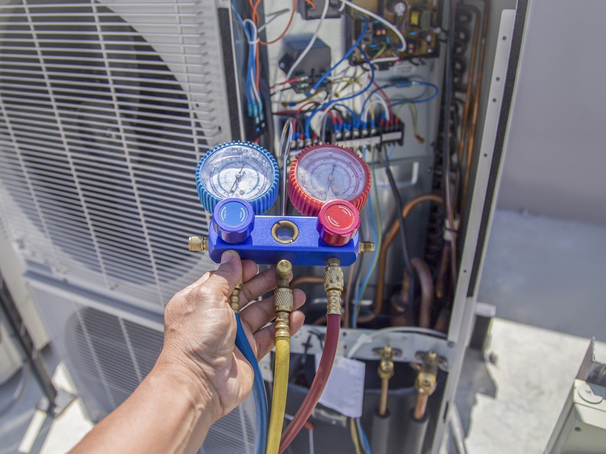 Beat the heat! 🔧 Find out how often you should service your AC to keep it in top shape. From DIY tips to professional help, our guide covers it all. Stay cool and efficient this season! Learn more:
👉 tinyurl.com/4ztxtdwb 

#HVACTips #HomeComfort