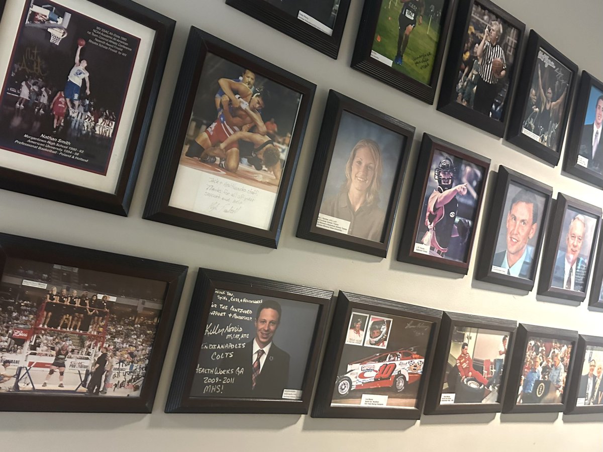 How funny would it be if I brought in a signed 8x10 of myself for my physical therapy office ‘rehabbed athletes wall of fame’ upon completion of my PT program. What do you mean mycologists are excluded from athletic shrines? 😂