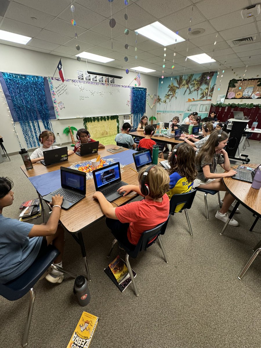 FinleyLISD's tweet image. 5th graders decided to take their ISIP test at the beach today! I love seeing kids and teachers enjoy this space! It makes my heart happy! @laureldunnLISD  @TeachLearn_lisd #beachvibes #transformationroom #funprojects