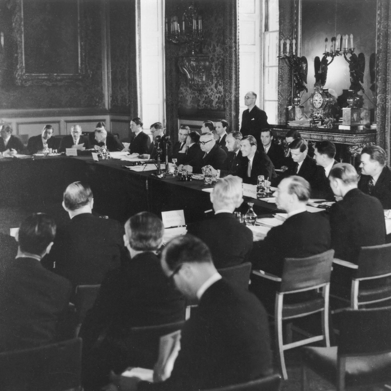 coe's tweet photo. #OnThisDay in 1949, the Council of Europe was founded, uniting nations under a vision of unity and progress.  Explore our photo series of the historic signing by leaders across Europe 🇧🇪🇩🇰🇫🇷🇮🇪🇮🇹🇱🇺🇳🇱🇳🇴🇸🇪🇬🇧. Celebrate 75 years of #Democracy #HumanRights and #RuleOfLaw. 

#CoE75