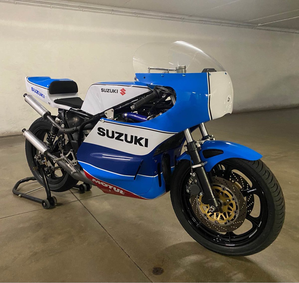 Suzuki tr750.