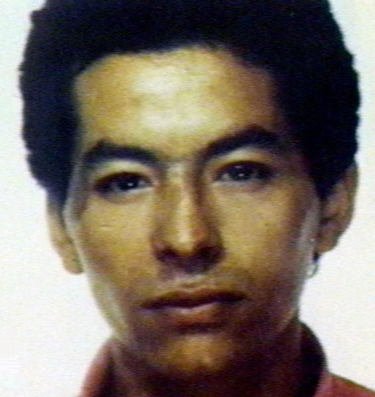 Il y a 29 ans, le #1erMai 1995 Brahim Bouarram était poussé dans la Seine près du pont du Carrousel par un militant d'extrême droite en marge du défilé annuel du FN. Il avait 29 ans et deux enfants. N'oublions pas.