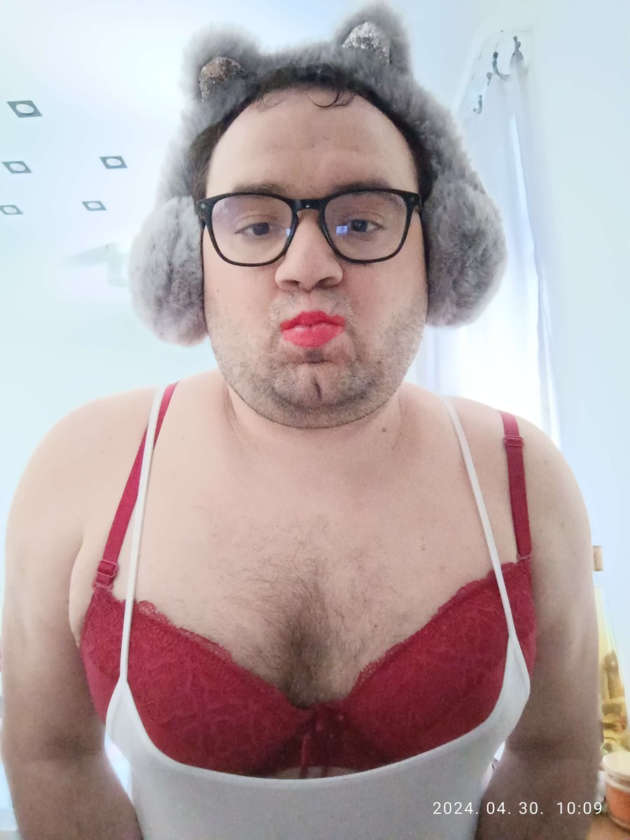 Elysia Cintia tweet media