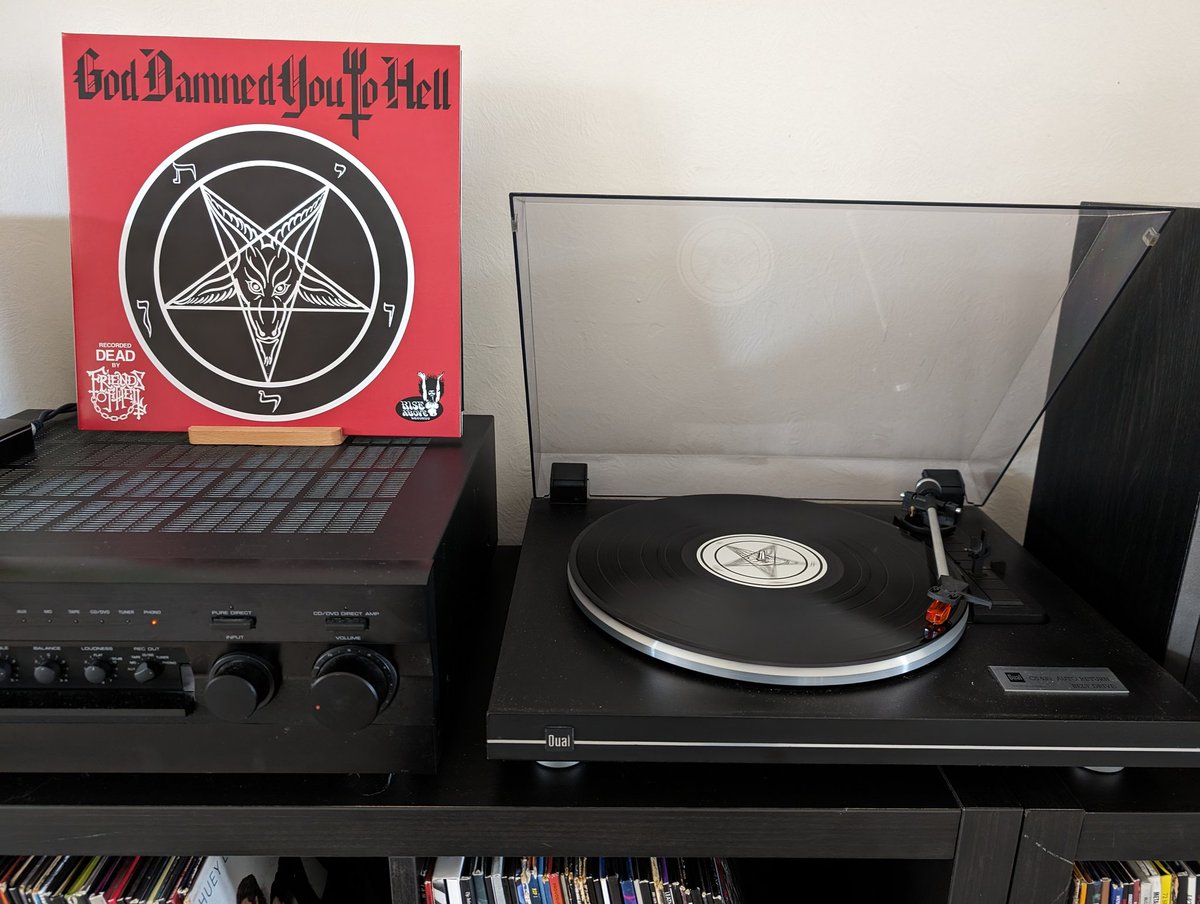 DOOOOOOM!!! The screams of pain will take me HIIIIIIGAAAAHHH!! #friendsofhell #metaltwitter #vinyl #nowplaying