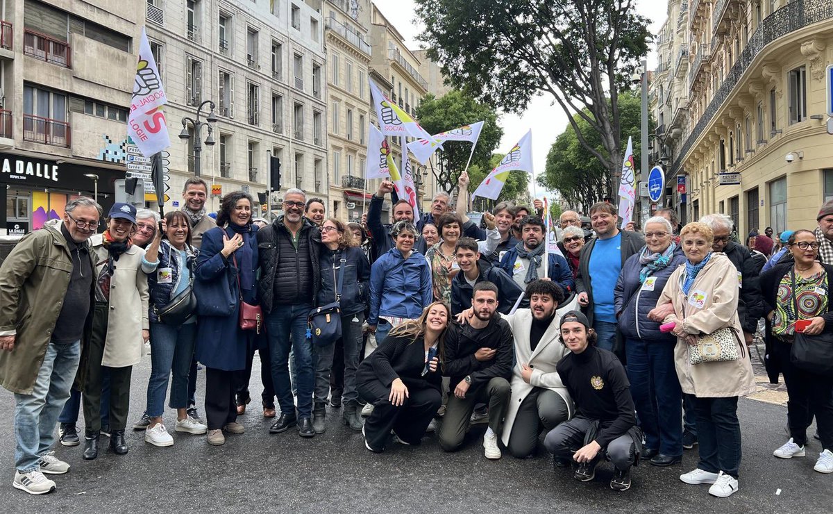 Aux côtés des syndicats et des partis politiques pour le défilé marseillais du 1er mai ✊🏽