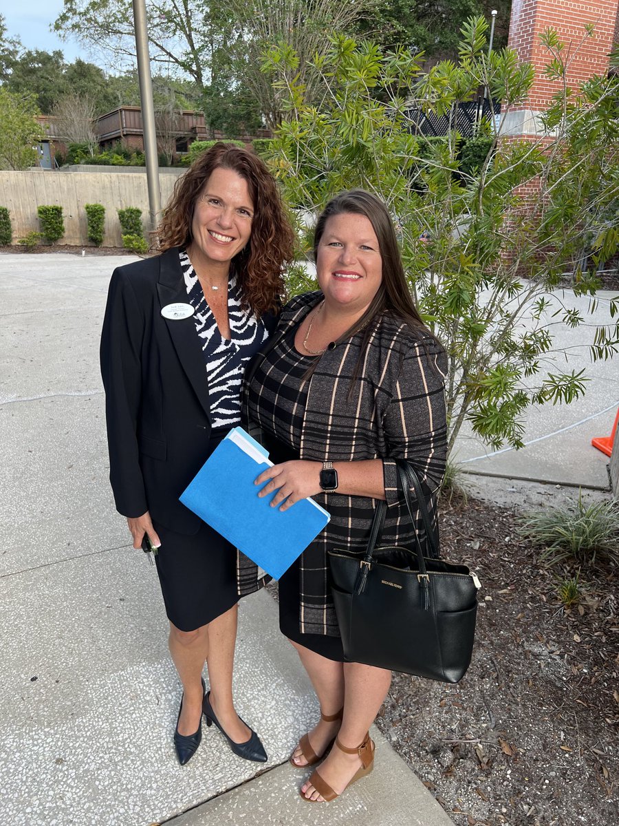 JaneJilka (@jilkajane) on Twitter photo Wishing my fearless leader β¦<a href="/klowrey22/">Katie Lowrey</a>β© a very happy 1st school principalβs day. Thank you for all you for our dragons, big and small!πππ Wishing my fearless leader β¦<a href="/klowrey22/">Katie Lowrey</a>β© a very happy 1st school principalβs day. Thank you for all you for our dragons, big and small!πππ