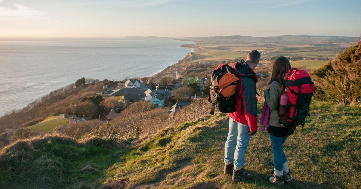 🌳 Happy May Day! Now that spring has finally sprung, head to the Isle of Wight from 11th to 19th May for its annual Spring Walking Festival, which turns 25 this year. @VisitIOW 📸: VisitIsleofWight #walkingfestival #IoW #isleofwight