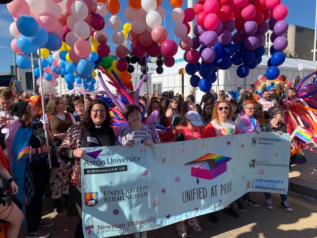 Alumni are invited to join the @unibirmingham community in marching in the @BirminghamPride Parade on 25 May. Join us in the UNIfied at #Pride contingent and demonstrate our support for LGBTQ+ equality in Higher Education. 🏳️‍🌈 birmingham.ac.uk/events/pride/b… #BirminghamPride