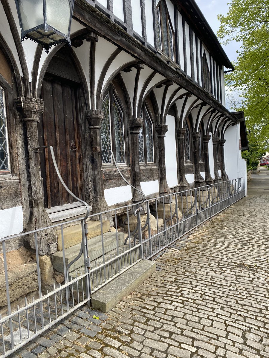 #Woodnesday Extraordinarily rare lower facade of medieval hospital building in Tickhill. Elephant foot-like bases of timber pillars, unpainted thankfully. Lovely old stone setts frontage too. Rivals York! 🙄 #donasterisgreat @donnyfarmshop @MayorRos @DDHA_Doncaster