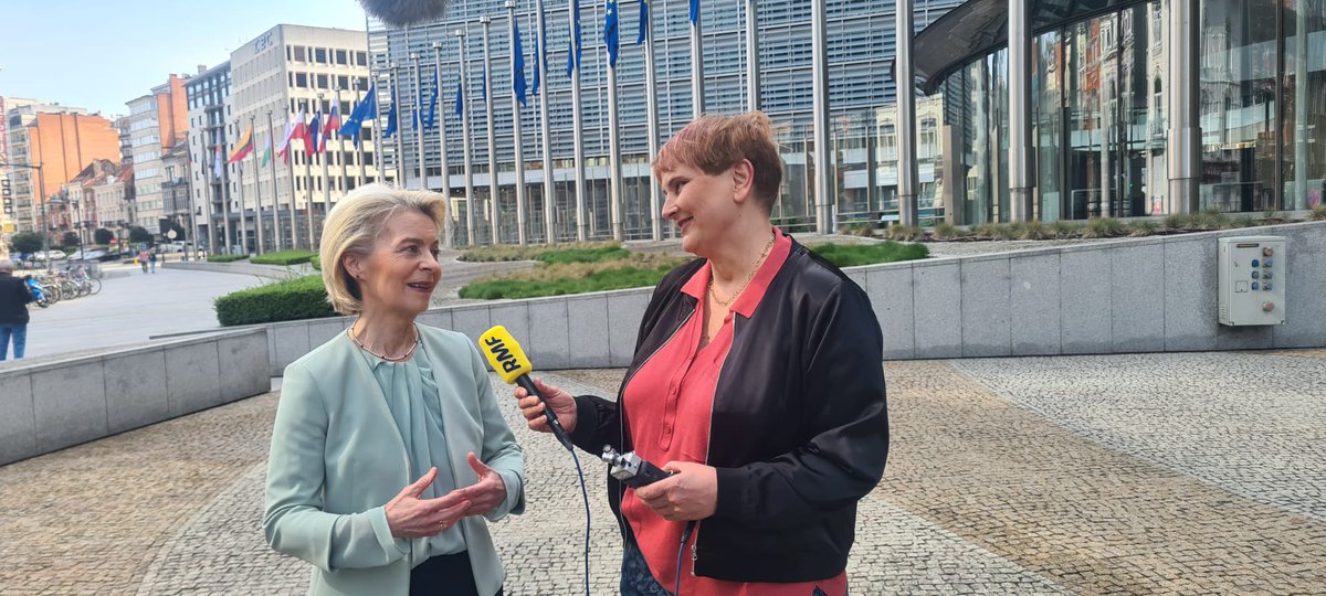 „Polska teraz nadaje kierunek Unii Europejskiej. I to robi wrażenie” - mówi mi szefowa KE Ursula von der Leyen wspominając, że kiedyś, przed wstąpieniem do UE nasz kraj był na peryferiach. 'Pani tę zmianę pewnie też dostrzega. Jest wielki powód do świętowania'. @RMF24pl