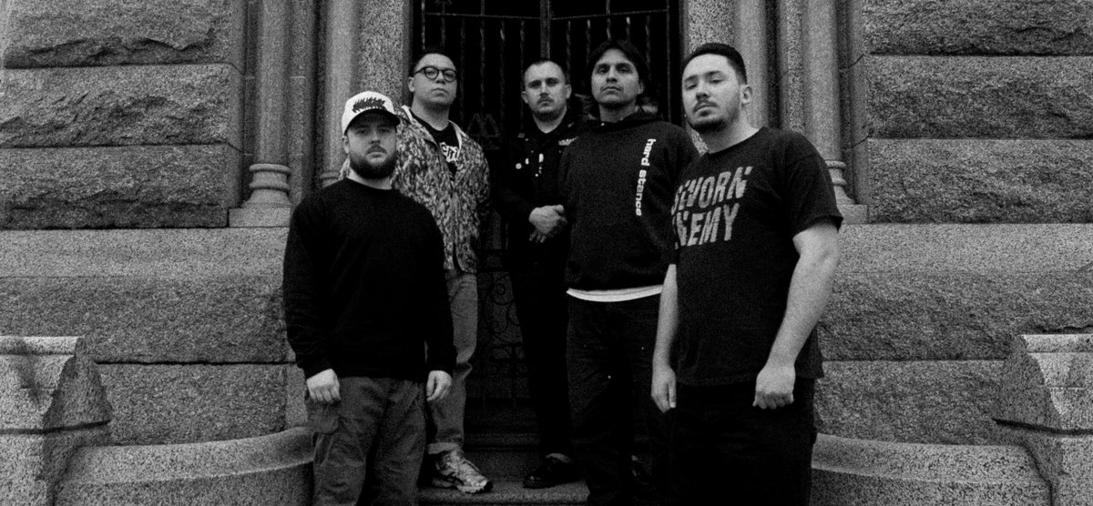 .@ExtinguishCA will release their debut album 'One Less Enemy' later this month! Read the details and listen to the title track here on Distorted Sound! @DAZE_STYLE @WordlessPR distortedsoundmag.com/extinguish-ann…