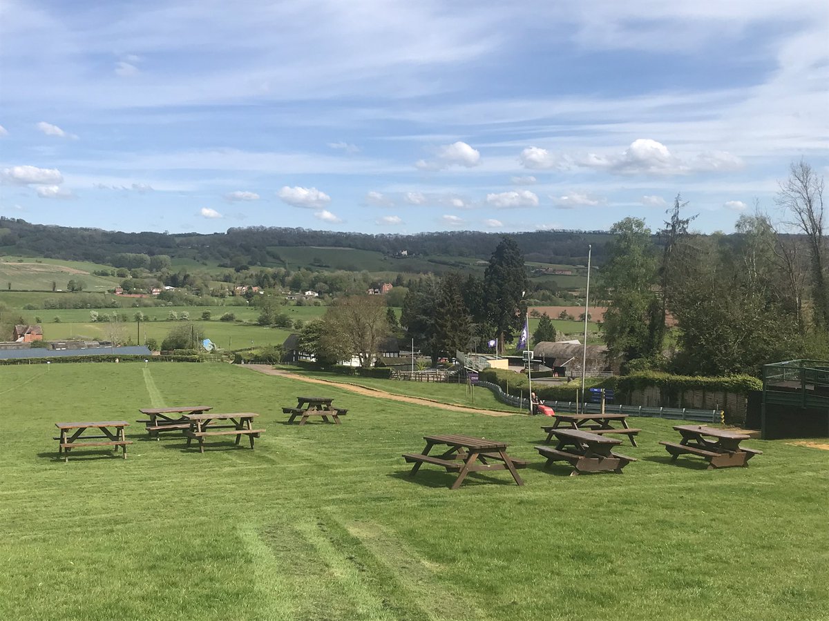 Chucks Away tweet media