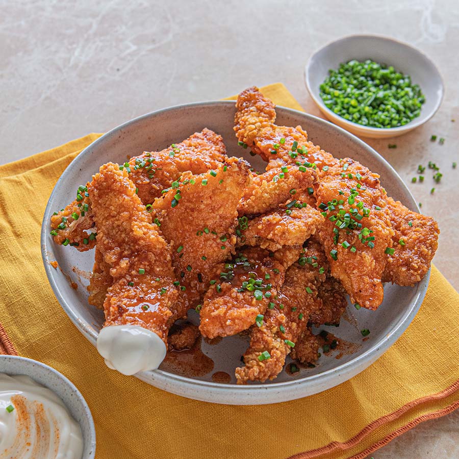 Air Fryer Hot Honey Chicken Tenders 🍗 So easy to make these and they taste insane. They’re lovely on their own or add them to a wrap or sandwich. 🍽️ Serves - 1 🔥 Calories - 89 👨‍🍳 Cooking - 11 mins Recipe: boredoflunch.com/recipes/air-fr… #airfryer #easyrecipes #chicken