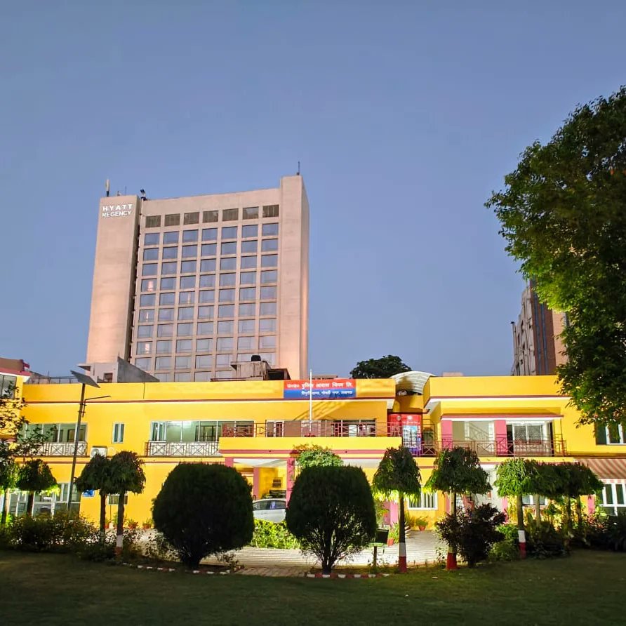CmdUppan's tweet photo. Sh. Prakash.D,IPS,CMD , UP Police Housing Corporation, conducted Monthly Review Meeting ..
Sh. Subdhir Kumar Srivatsav , Accountant,  Lucknow Unit was accorded a warm farewell..
Flood lights of the HQ was inaugurated ..
#UPPoliceAvasNigam https://t.co/i6X2s85KR1