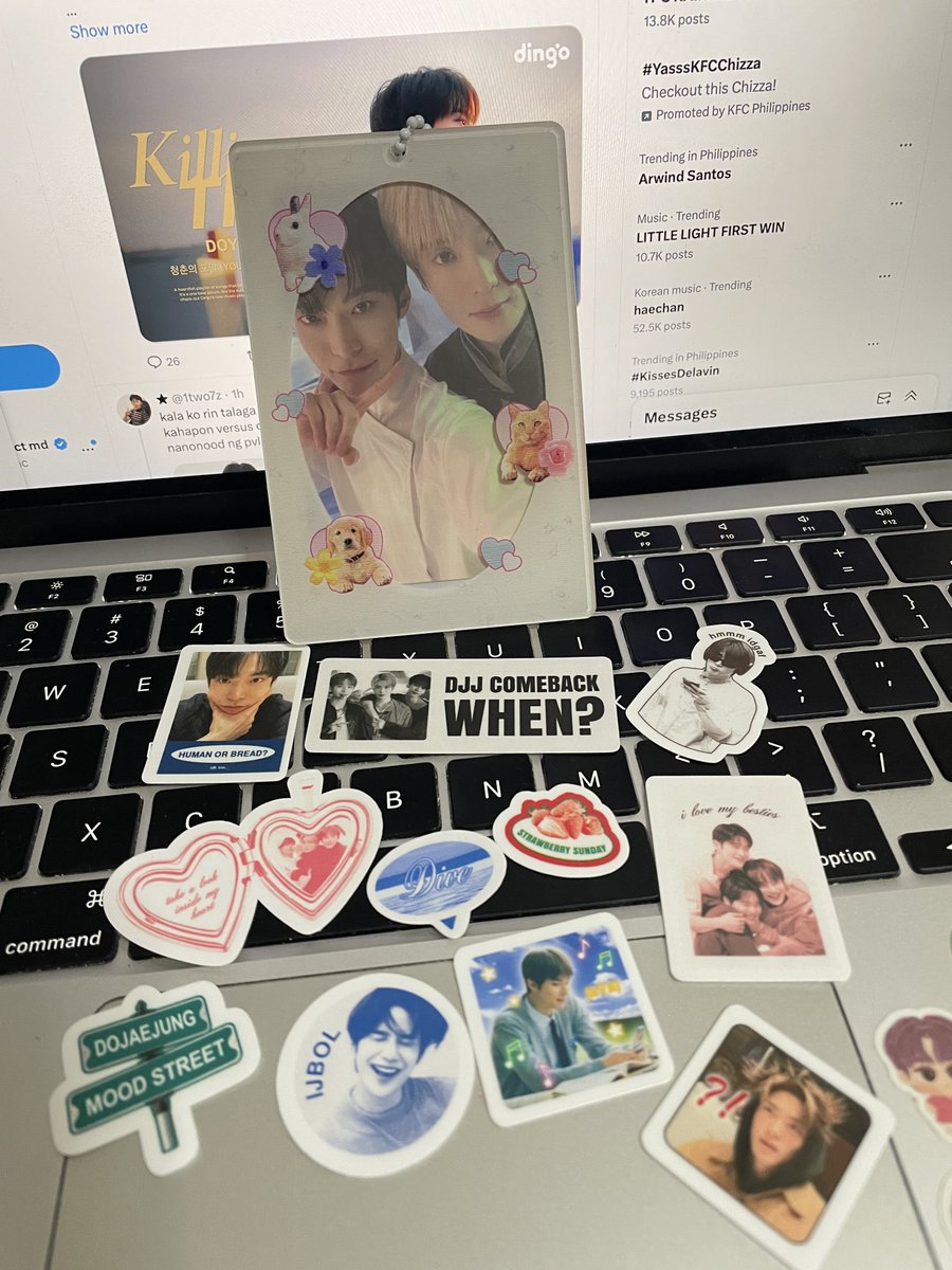 first acrylic holder ko i think?? and saya pala sya 🥹 (eto lang djj related pc na meron ata ako ??? sjskekdk)

thank you <a href="/flowerroad417/">Flower Road 417</a> 🤍