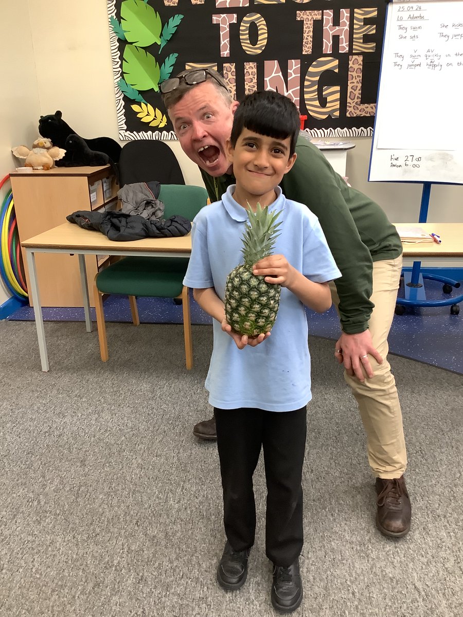 Well done to Mr Simpson's winners of the Pineapple of Bravery for super oracy work! @LBMDRAMA