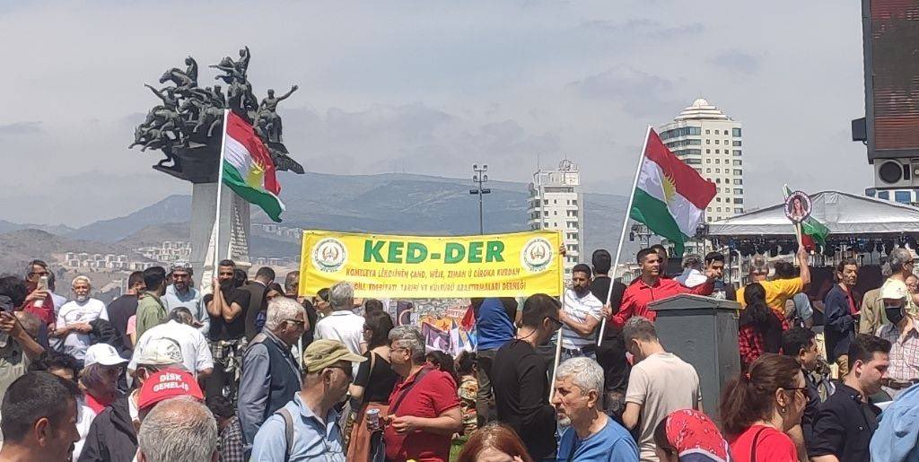 'Türkiye'de sol denen fikir, Batıda olduğu gibi sosyal adalete yönelmiş bir sistem değil, düpedüz vatan hainliği haline gelmiştir.' - Hüseyin Nihâl Atsız (Ötüken, 7 Mayıs 1971) #1Mayıs