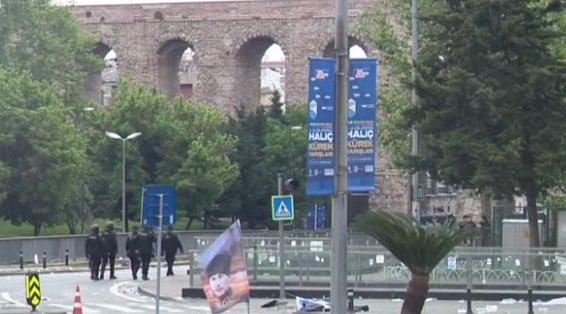 CANLI | DİSK ve KESK’in Taksim’e yürüme kararından vazgeçmesinin ardından Saraçhane Meydanı boşaldı. serbestiyet.com/haberler/istan…