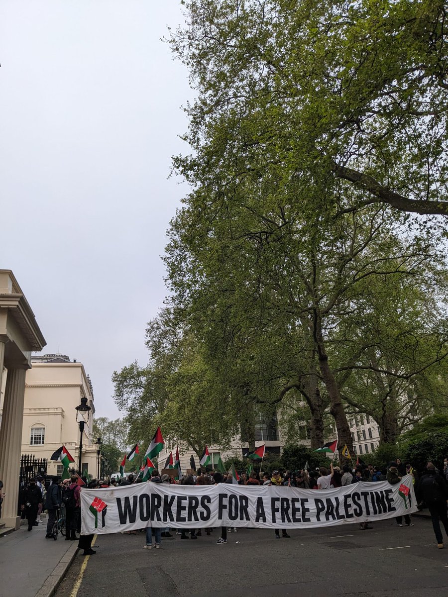 Happy #InternationalWorkersDay from us and @Workers4Pal who today shut down the Department for Business and Trade ✊ Today and every day we stand with Palestinian workers resisting Israeli apartheid, and call for an immediate arms embargo of Israel 🇵🇸