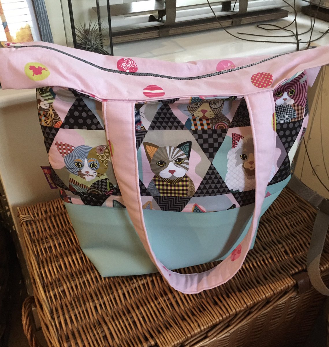Good morning #elevenseshour Loved making these large free-standing bags with little bag feet, three slip pockets and zip closure. Which one is your favourite? #shopsmall #CatsOfTwitter