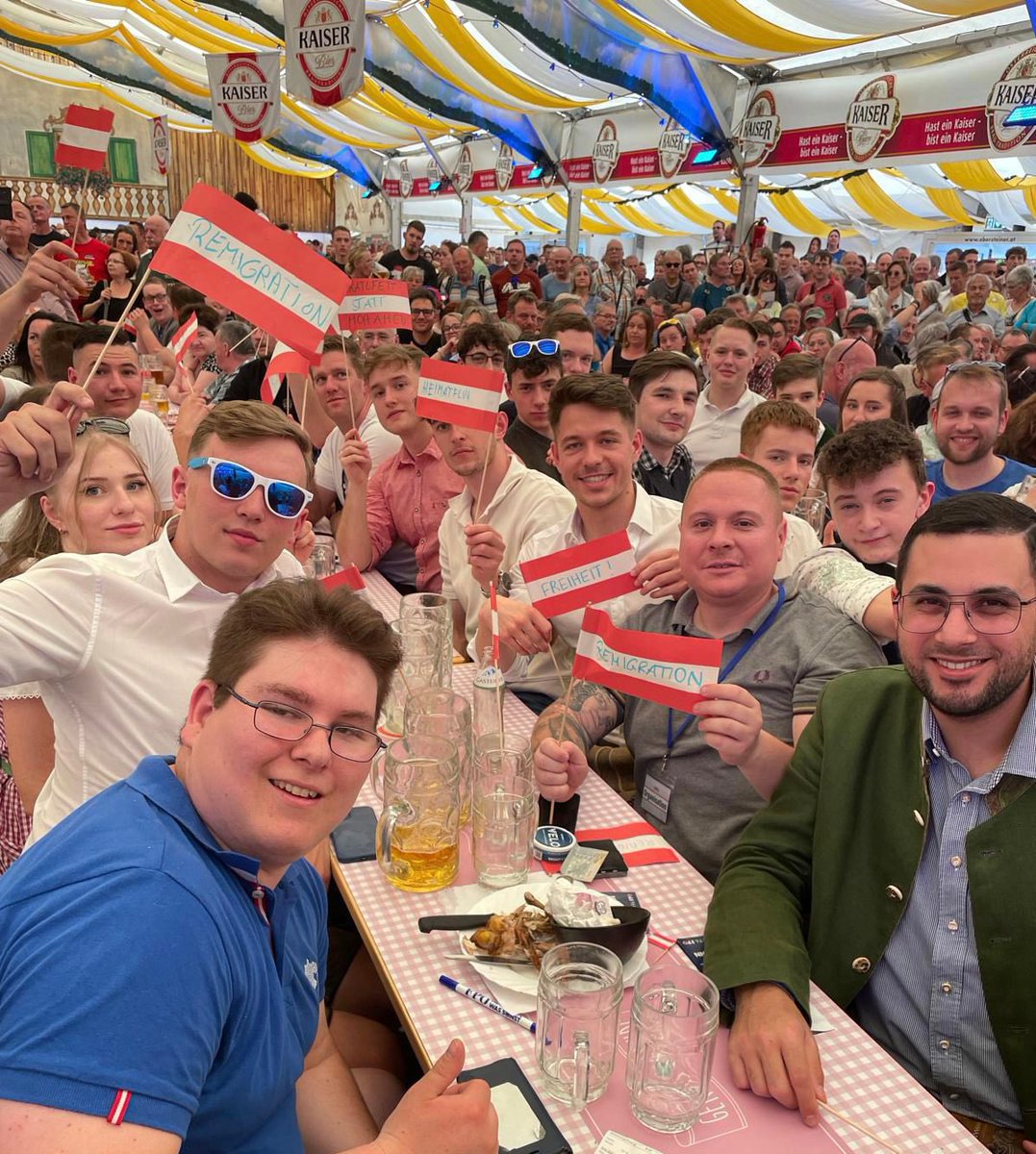 Volles Haus zum 1. Mai am Linzer Urfahranermarkt! Die Einheitspartei kann sich anschnallen, wenn Herbert Kickl #Volkskanzler ist! #fj #fpoe #linz