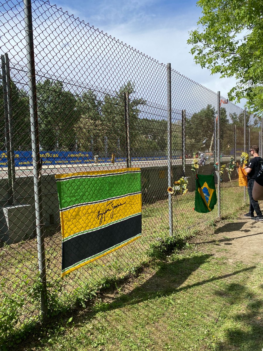 30 years on from the tragic weekend that claimed the lives of Ayrton Senna and Roland Ratzenberger, we pay a visit to Imola. Read our full feature: carthrottle.com/news/visiting-…