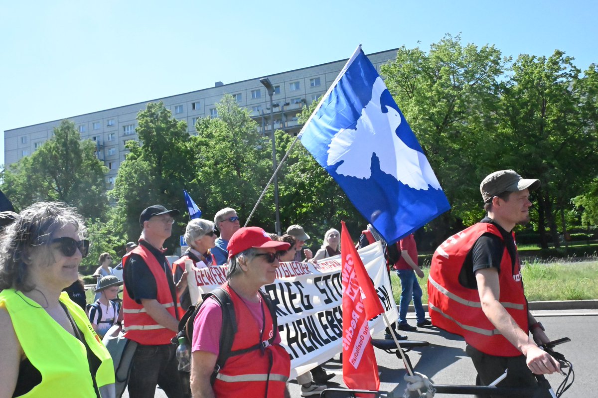 Impressionen von der DGB-Demo »Mehr Lohn, Freizeit, Sicherheit« am ersten Mai in Berlin, an der sich traditionell mehrere tausend Berlinerinnen und Berliner beteiligen. Darunter befinden sich auch zahlreiche linke und pro-palästinensische Gruppen. #b0105 #1MaiFuerMehr #ErsterMai