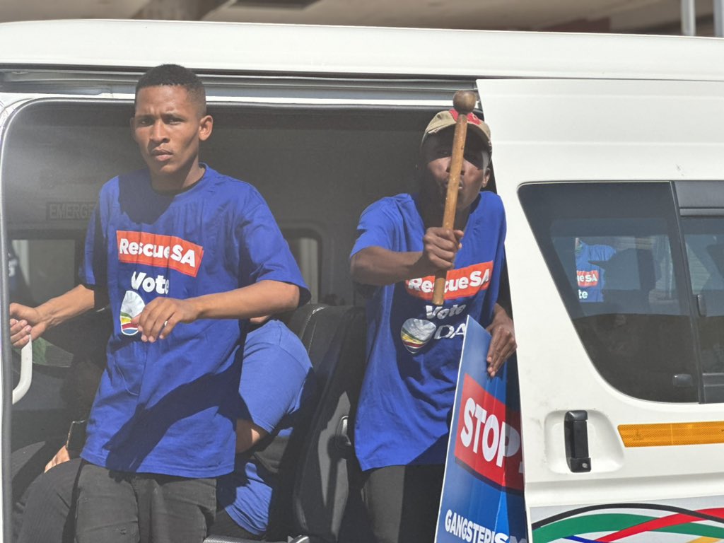 🇿🇦 We’ve made our way to the outside of an abandoned shopping centre in Eldorado Park! Change is coming Gauteng, we’re ready to #RescueSA On the 29th of May, #VoteDA