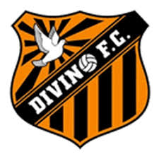 ForaDoEixoRJ's tweet photo. DIVINO FC: A VEZ QUE A GLOBO CRIOU UM TIME FORA DO EIXO!

Avenida Brasil, uma das, se não a novela mais famosa da história da Globo, além dos confrontos entre Carminha e Rita, já se tratou de um time Fora do Eixo como enredo secundário.

E hoje falaremos dele, do Divino FC! https://t.co/1EOhl2H2h5